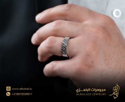 دبلة رجالية مرصعة بالألماس
